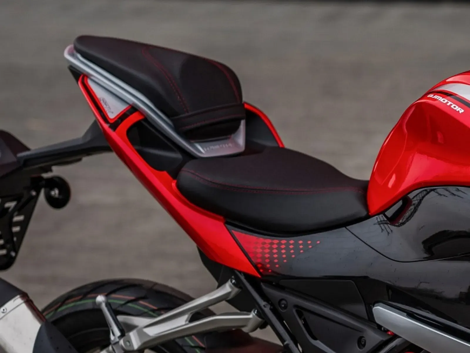 SRK 180 R ABS thumb 2